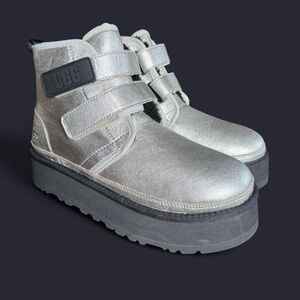 NWOT - UGG Neumel Platform Leather Boots